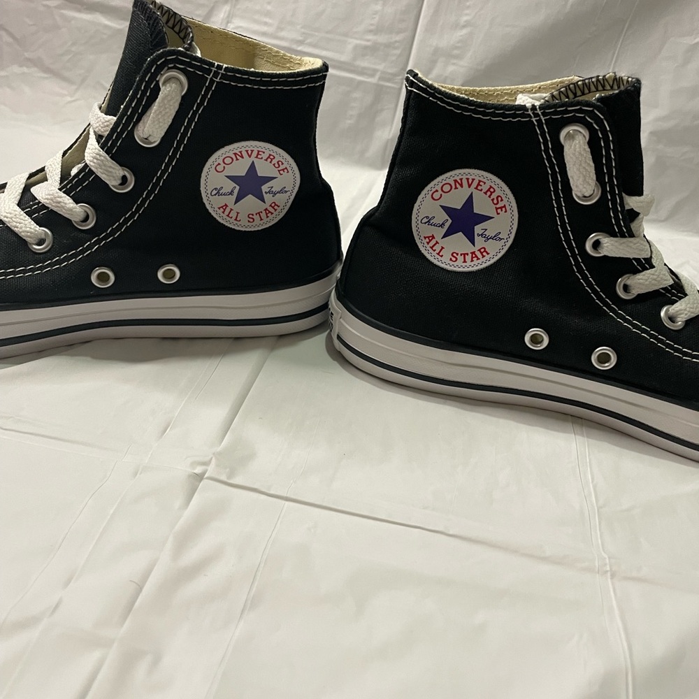 Converse all star size 2